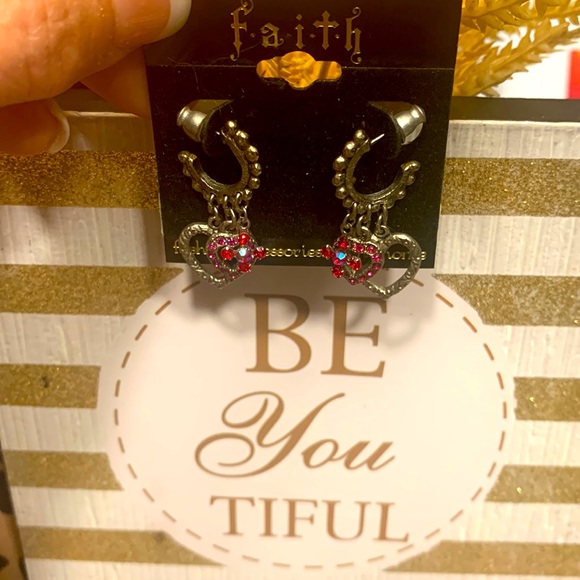 NWT⭐️F.A.I.T.H. Company “Guardian Angel” Hearts & Cross Charms EARRINGS GG-E141A - Picture 3 of 5